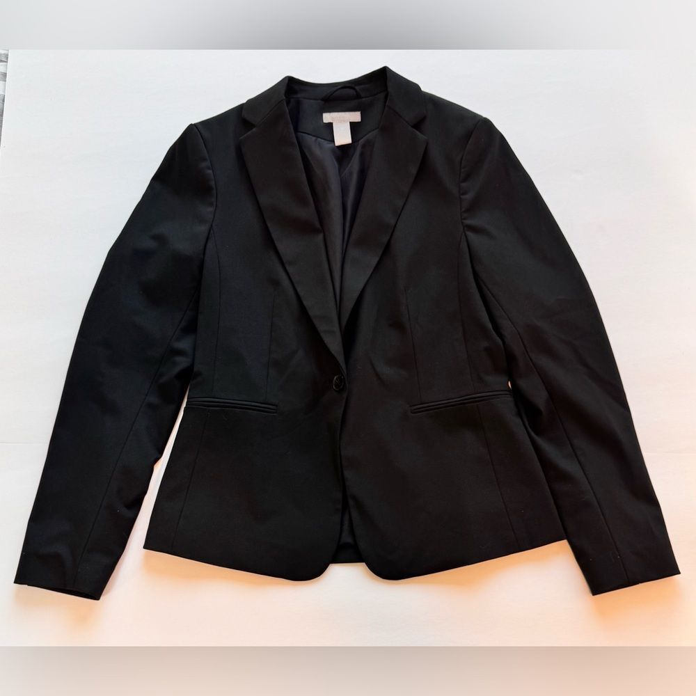 H&M Women's Elegant Black Blazer Size
Small NWOT